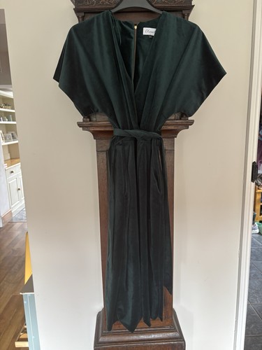 Absolutely gorgeous dark green - absolutely,